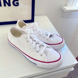 Like New Low top Converse